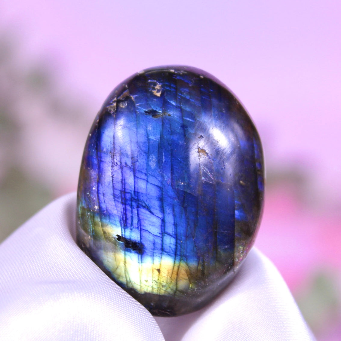 Labradorite palmstones