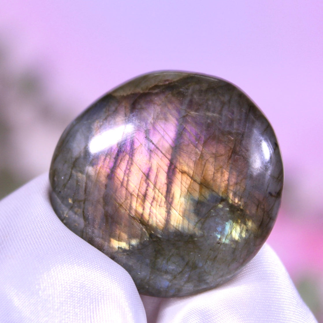 Labradorite palmstones