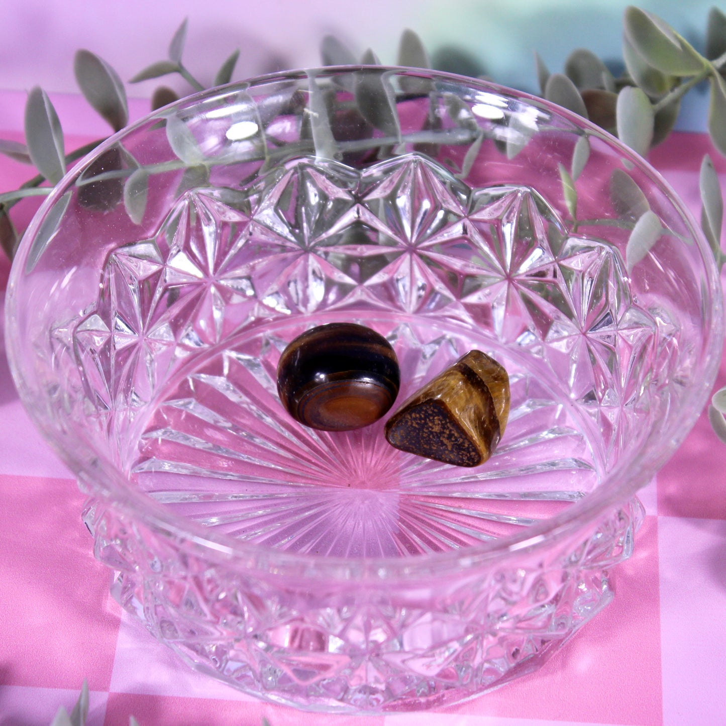 Tigers eye tumbles