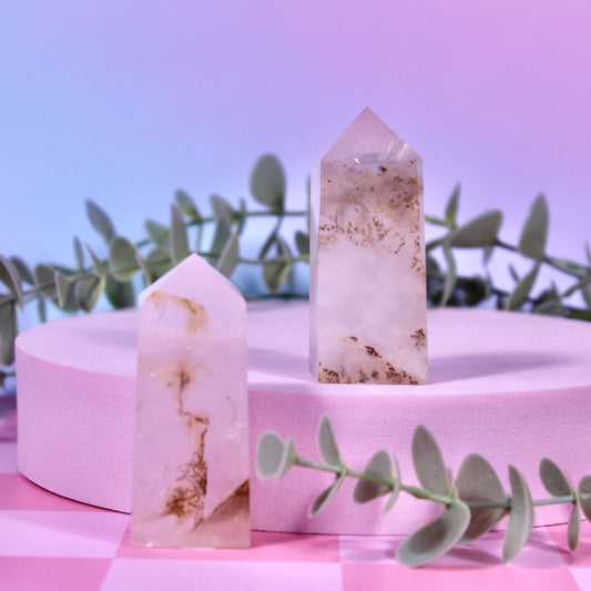 Dendritic quartz towers