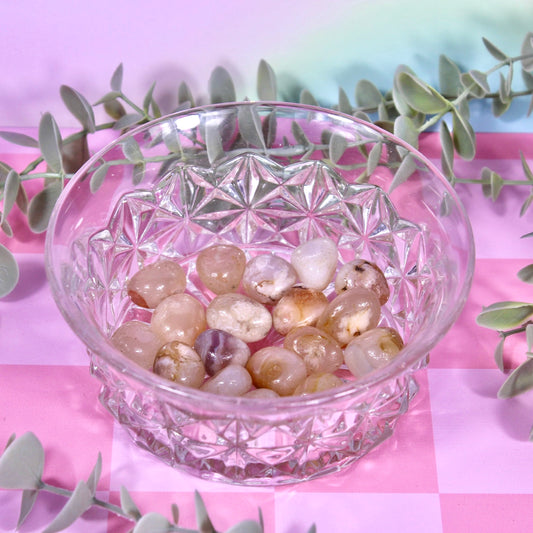 Flower agate tumbles
