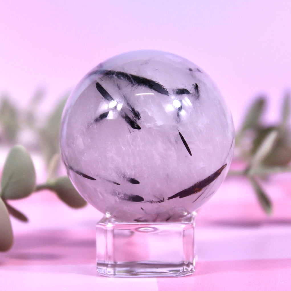 Tourmalinated quartz spheres